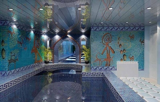 Бассейн в загородном доме